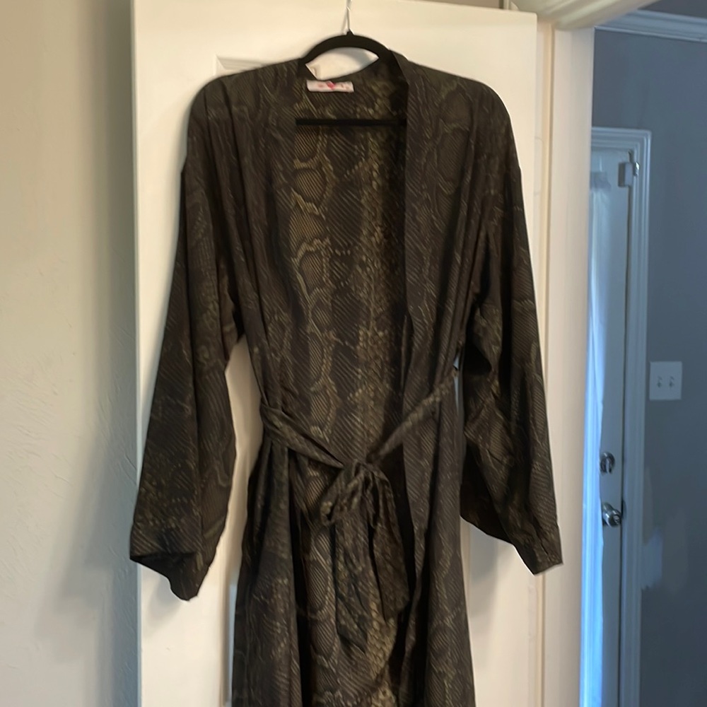 Buddy Love Moody Snake Print Robe